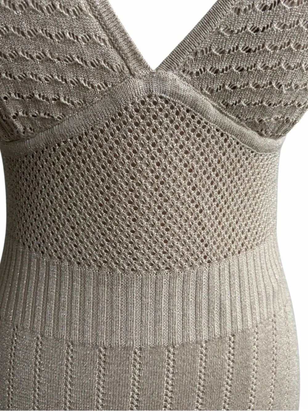 XOXO Neutral Knit V-Neck Dress in Beige Size M - Picture 5 of 11